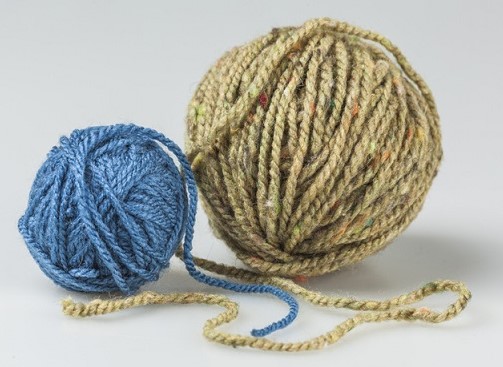 חוטי סריגה דקים ועבים חוטי סריגה דקים ועבים